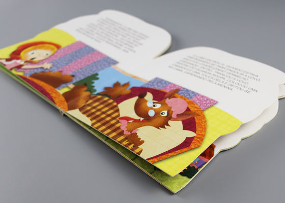 エコのフル カラーの印刷表面が付いている友好的な型抜きされたボール紙の児童図書