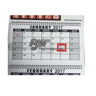 新年のギフトのための3つの折目の屈筋の印刷のアート ペーパーの壁掛けカレンダー128gram